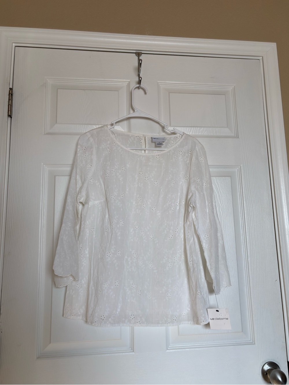 Liz Claiborne White Eyelet Peasant Blouse
